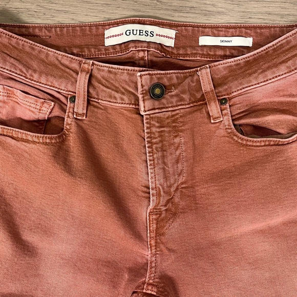 Guess jeans size 32 skinny in beautiful Coral color - Picture 1 of 3